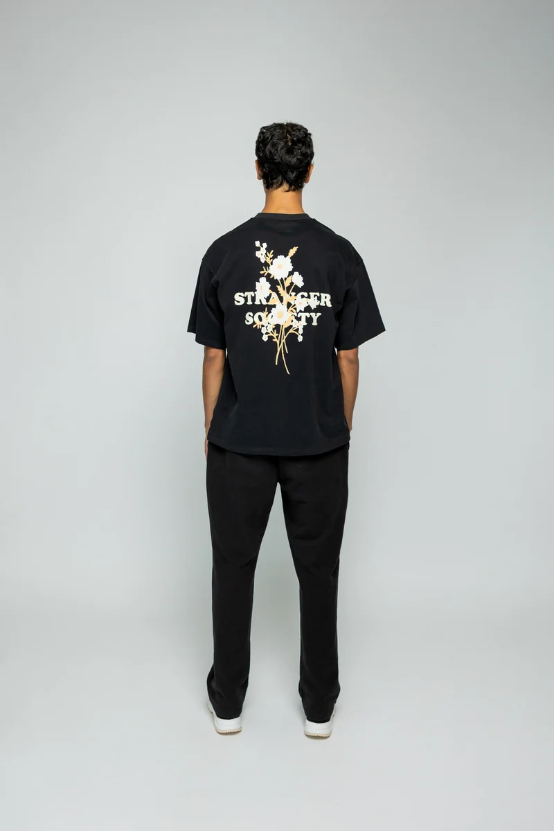 STRANGER SOCIETY T-SHIRT BOLD BOUQUET T-SHIRT ZWART