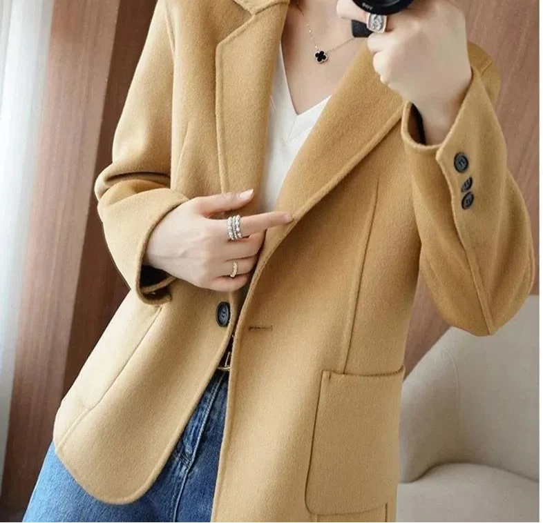 Winterjas Dames Geïsoleerd met Elegante Revers en Knoopdetails