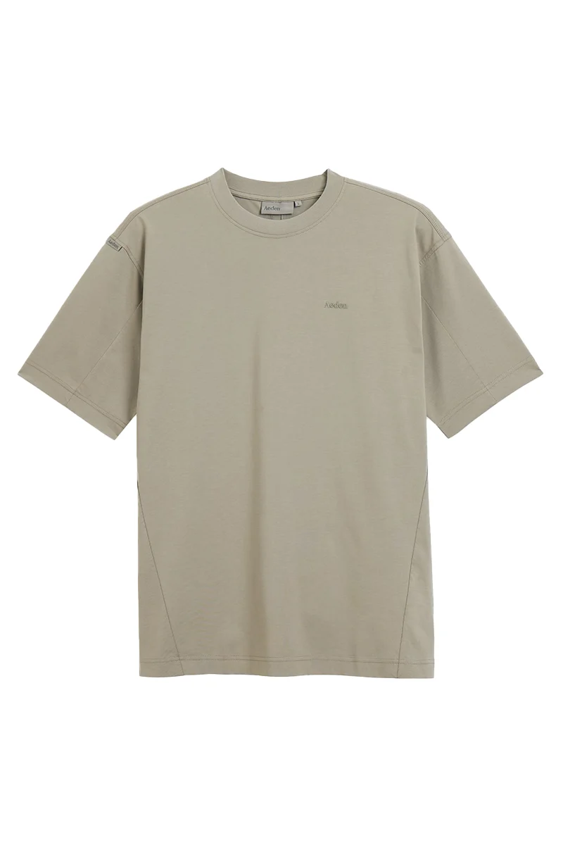 AEDEN T-SHIRT FOREO TEE OV. GROEN