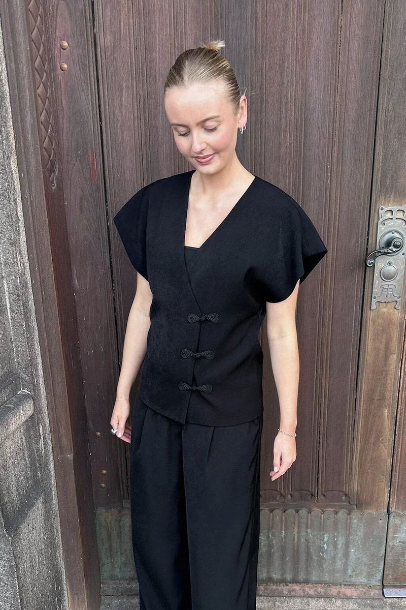 Love & Divine - Love1632 20241 - 000 - Black