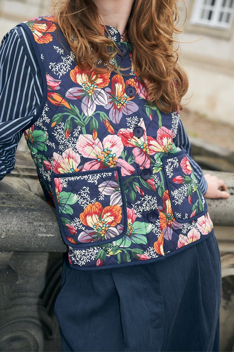 Lollys Laundry - Cairoll Vest 26465-1065 - 74 - Flower Print