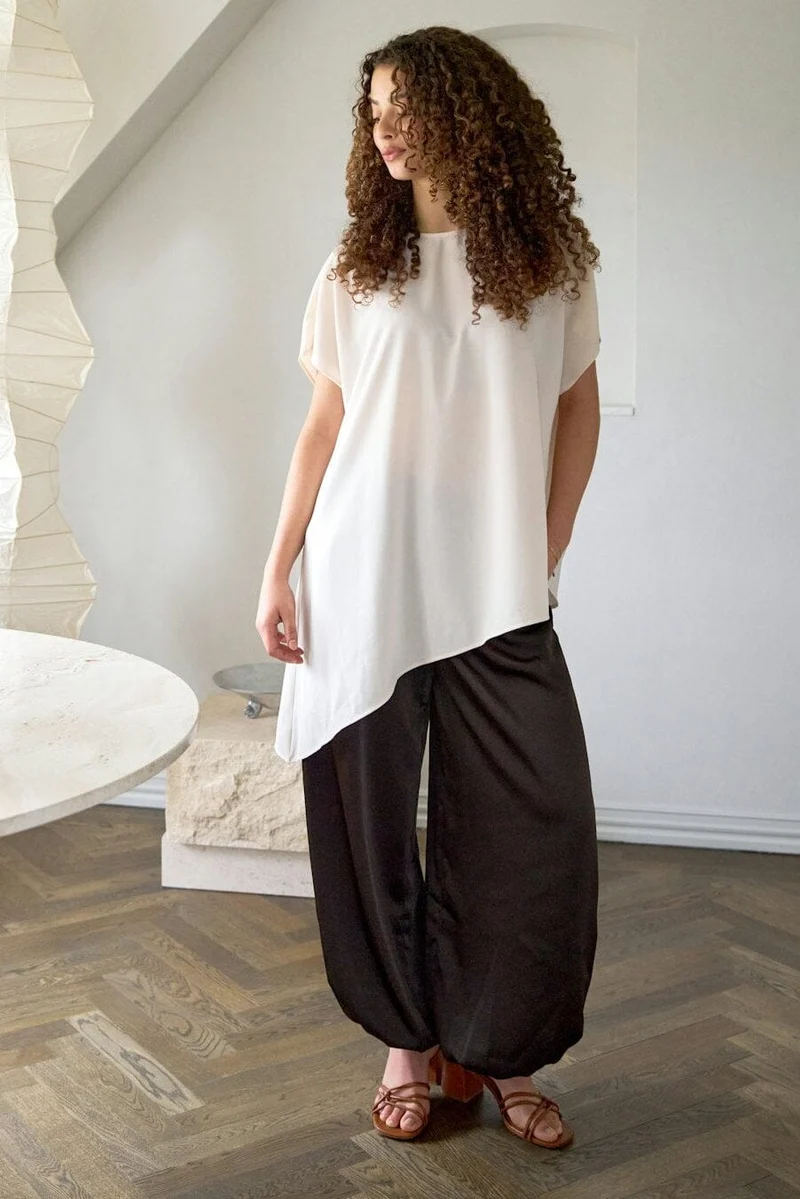 Neo Noir - Nerita Asymmetric Blouse 168969 - 121 - Off White