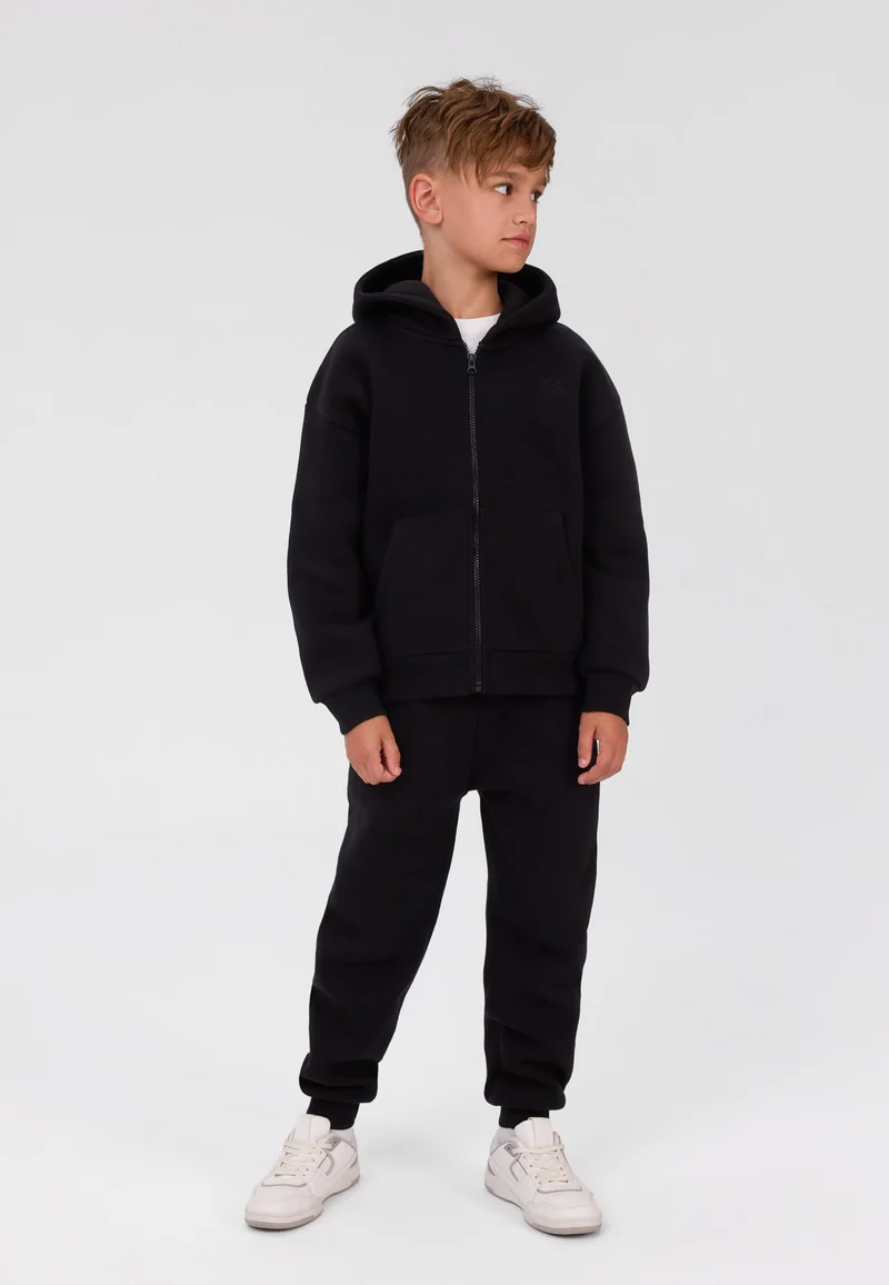 Zip-up hoodie and joggers set in black