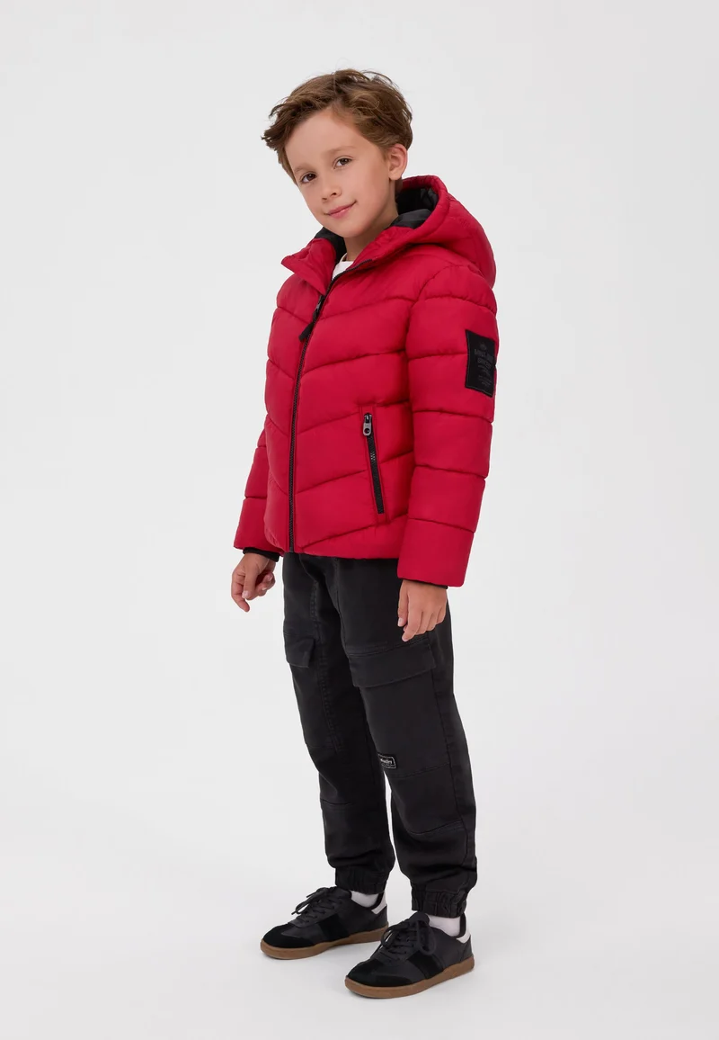 Hooded padded jacket with zipped pockets in red